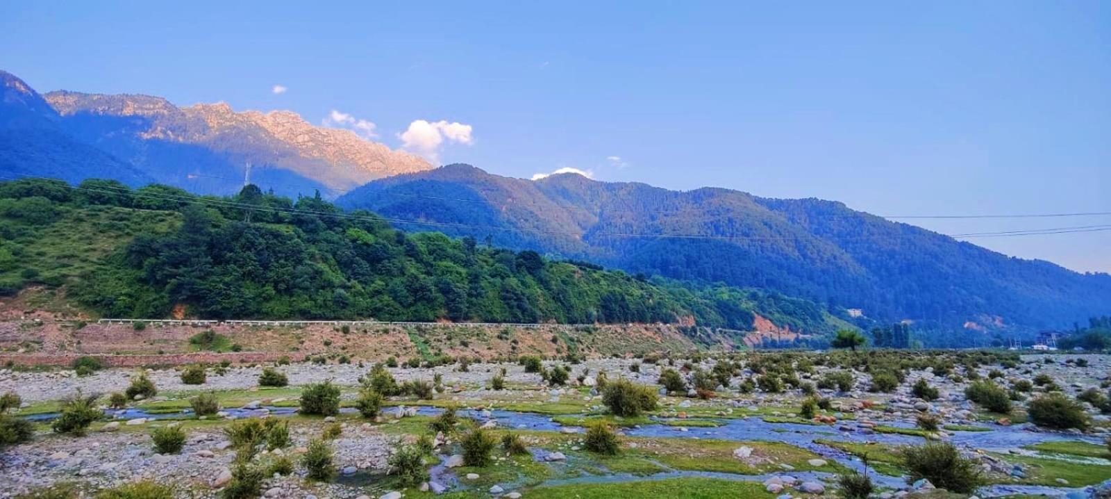 Sojourn Cottages Pahalgām Esterno foto