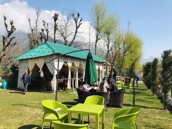 Sojourn Cottages Pahalgām Esterno foto