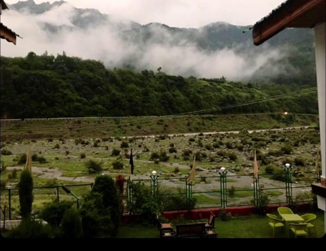 Sojourn Cottages Pahalgām Esterno foto